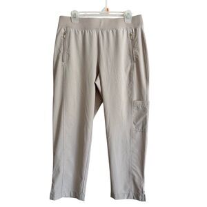 Chico's Zenergy cropped pants women’s size medium Chicos size 1